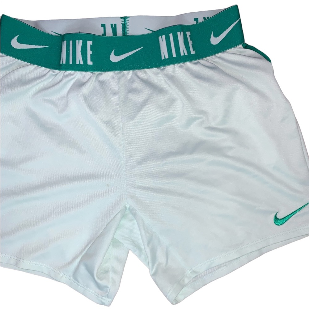 Nike DRI-FIT shorts - Picture 3 of 8